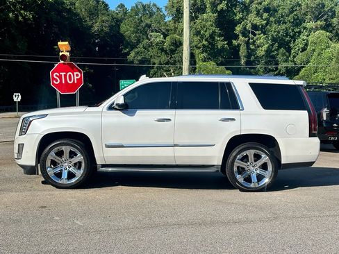 Used 2017 Cadillac Escalade Luxury AWD/4WD image 5