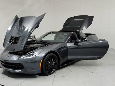 Used 2019 Chevrolet Corvette Stingray Coupe w/ 1LT image 9