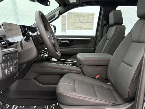 New 2026 Chevrolet Suburban RST w/ RST Capability Package AWD/4WD image 13