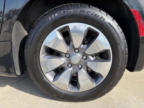 Used 2018 Chrysler Pacifica Limited w/ Advanced Safetytec Group image 9