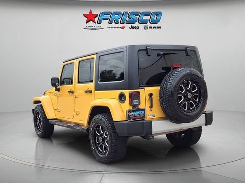 Used 2015 Jeep Wrangler Unlimited Sahara w/ Connectivity Group AWD/4WD image 5