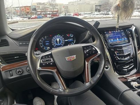 Used 2019 Cadillac Escalade ESV Luxury image 5