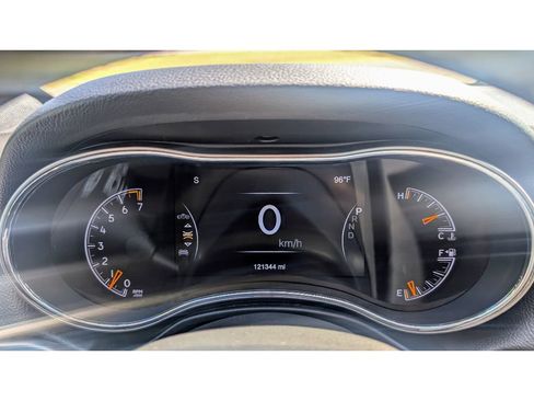 Used 2019 Jeep Grand Cherokee Altitude image 21