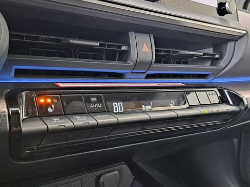 Used 2024 Toyota Prius XLE image 16