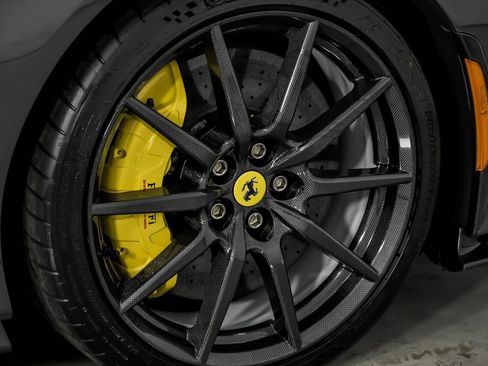 Used 2024 Ferrari SF90 Spider image 16