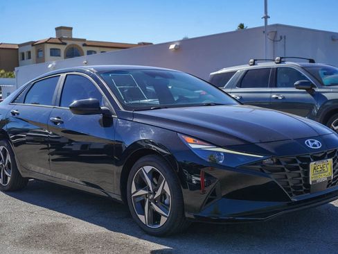 New 2023 Hyundai Elantra SEL w/ Convenience Package image 3