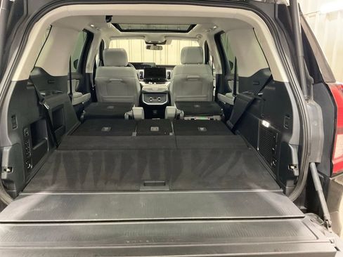 Used 2025 Ford Expedition Active AWD/4WD image 27