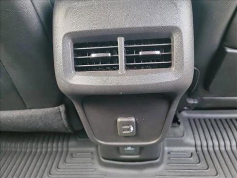 Used 2024 GMC Terrain AT4 w/ Tech Package AWD/4WD image 19