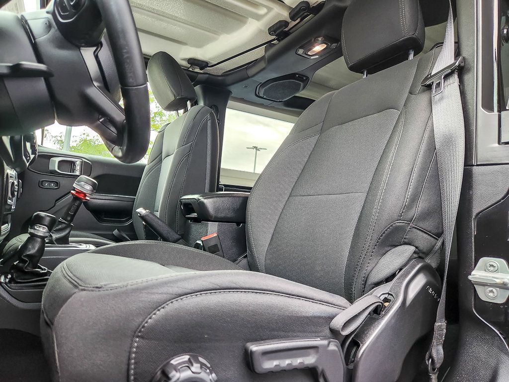 Used 2018 Jeep Wrangler Sport AWD/4WD image 7