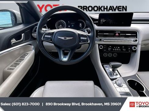 Used 2025 Genesis G70 2.5T image 5