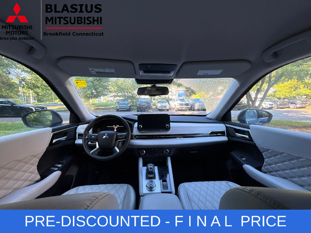 Used 2024 Mitsubishi Outlander SEL AWD/4WD image 41