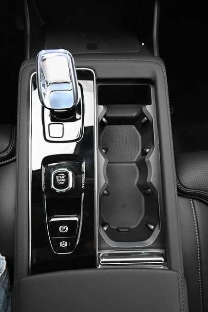 New 2026 Volvo XC90 T8 Ultra w/ Protection Package Premier AWD/4WD image 12