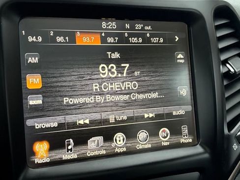 Used 2017 Jeep Cherokee Limited image 20