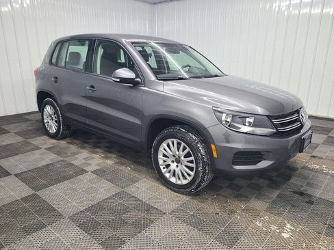 Used 2014 Volkswagen Tiguan S image 13