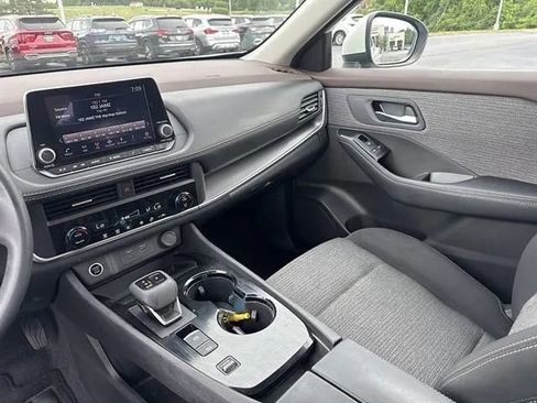 Used 2023 Nissan Rogue SV FWD image 11