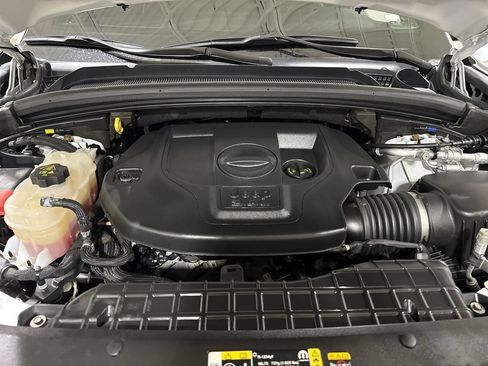 Used 2022 Jeep Grand Cherokee Overland AWD/4WD image 26
