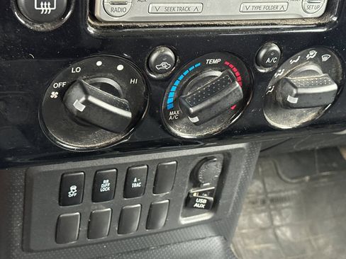 Used 2012 Toyota FJ Cruiser 4WD w/ Convenience Pkg image 17