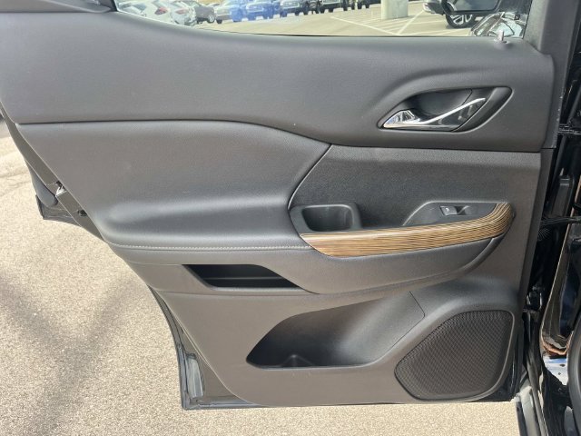 Used 2023 GMC Acadia SLE FWD image 21