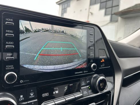 Certified 2022 Toyota Highlander XLE image 25