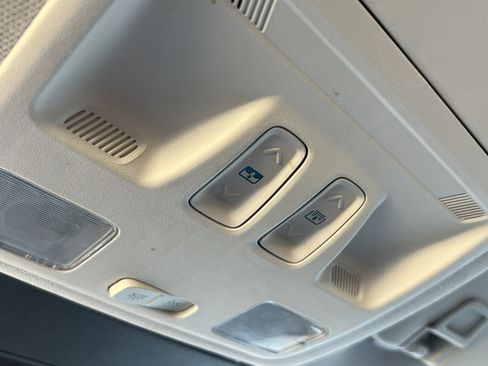 Used 2022 Ford Escape SE w/ SE Sport Appearance Package image 28