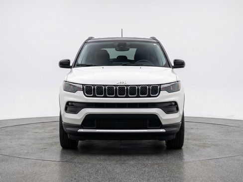 Used 2025 Jeep Compass Limited image 2