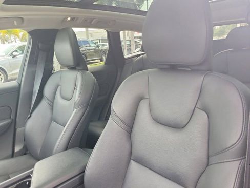 Used 2019 Volvo XC60 T6 Momentum w/ Multimedia Package image 26