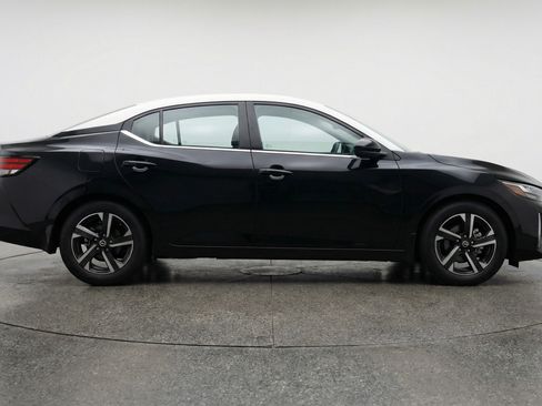 Used 2025 Nissan Sentra SV FWD image 11