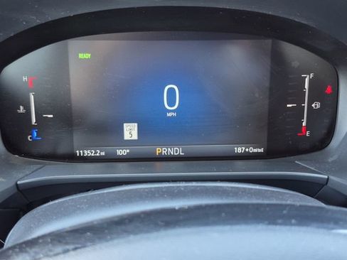 Used 2025 Ford Escape SE w/ Class II Trailer Tow Package FWD image 10