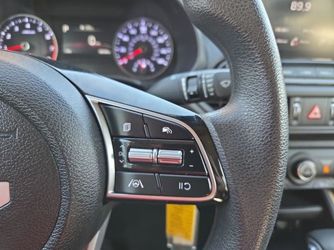 Used 2024 Kia Forte LXS image 17