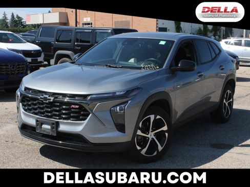 Used 2024 Chevrolet Trax RS w/ Driver Confidence Package FWD image 1