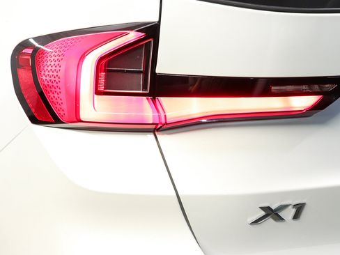 New 2026 BMW X1 xDrive28i w/ Convenience Package AWD/4WD image 7