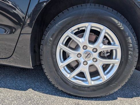 Used 2022 Chrysler Pacifica Touring-L w/ Uconnect Theater Family Group FWD image 9