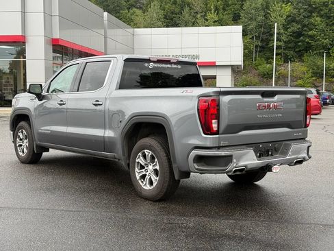 Used 2020 GMC Sierra 1500 SLE w/ SLE Value Package AWD/4WD image 3