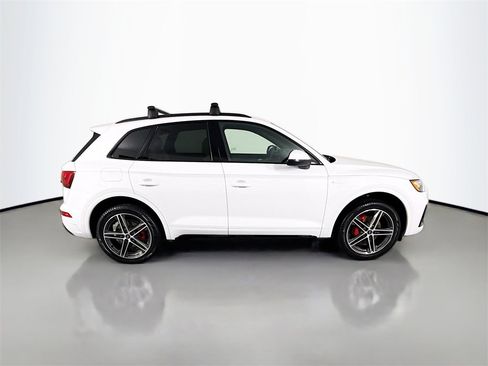Used 2024 Audi Q5 e Premium Plus image 8