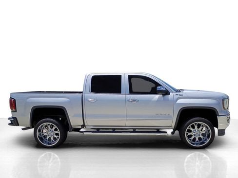 Used 2018 GMC Sierra 1500 SLT w/ SLT Premium Package AWD/4WD image 4