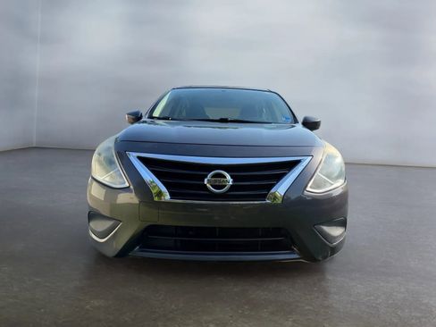 Used 2015 Nissan Versa SV FWD image 7
