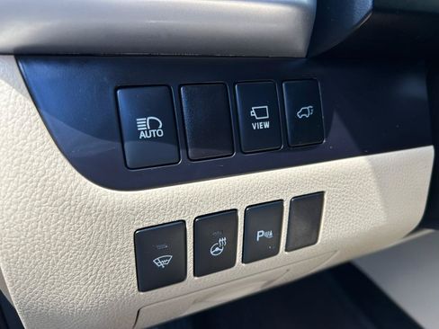 Used 2017 Toyota Highlander Limited Platinum AWD/4WD image 13