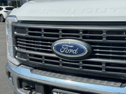 New 2025 Ford F350 XL w/ XL Chrome Package image 13