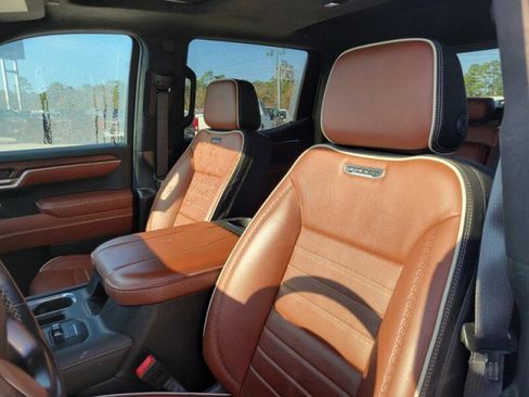 Used 2024 GMC Sierra 1500 Denali Ultimate image 11