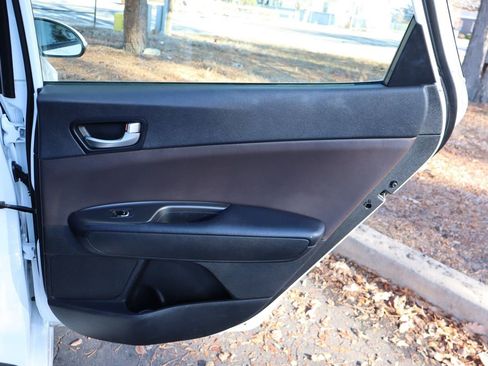 Used 2020 Kia Optima LX image 25