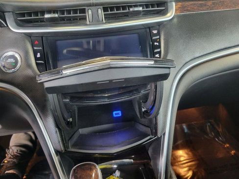 Used 2014 Cadillac XTS Luxury image 18