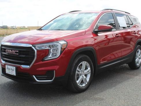 Used 2022 GMC Terrain SLE w/ Driver Convenience Package FWD image 9