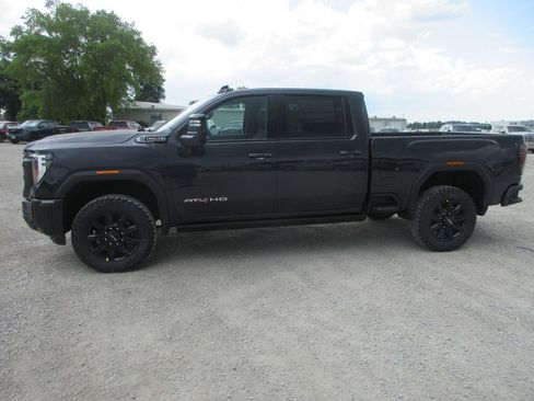 New 2026 GMC Sierra 2500 AT4 w/ AT4 Premium Plus Package AWD/4WD image 10