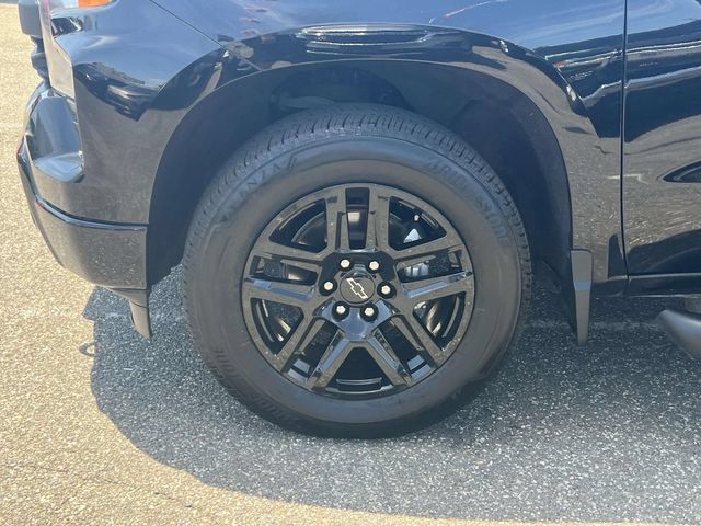 Certified 2022 Chevrolet Silverado 1500 Custom w/ LPO, Dark Essentials Package AWD/4WD image 12