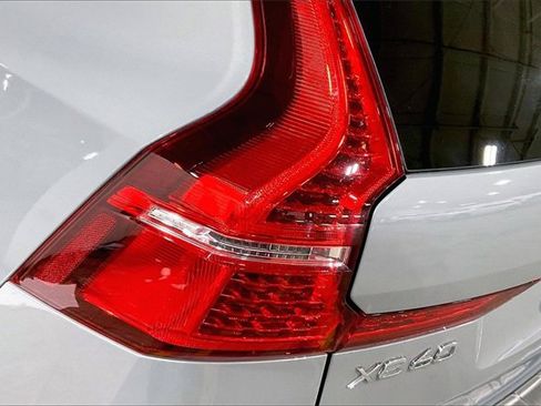 Certified 2024 Volvo XC60 T8 Ultimate w/ Climate Package image 31