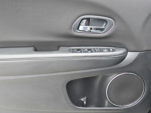 Certified 2017 Honda HR-V EX image 32