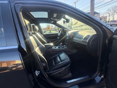 Used 2019 Jeep Grand Cherokee Limited AWD/4WD image 25