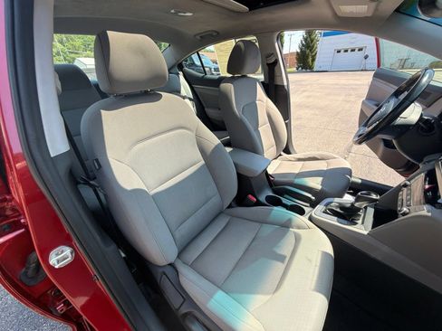 Used 2018 Hyundai Elantra Value Edition FWD image 26