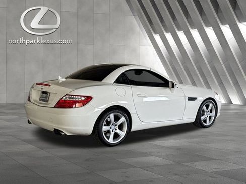 Used 2015 Mercedes-Benz SLK 250 image 6