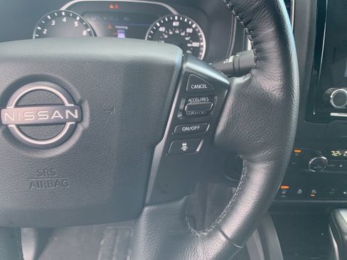 Used 2024 Nissan Frontier SV w/ SV Convenience Package image 15